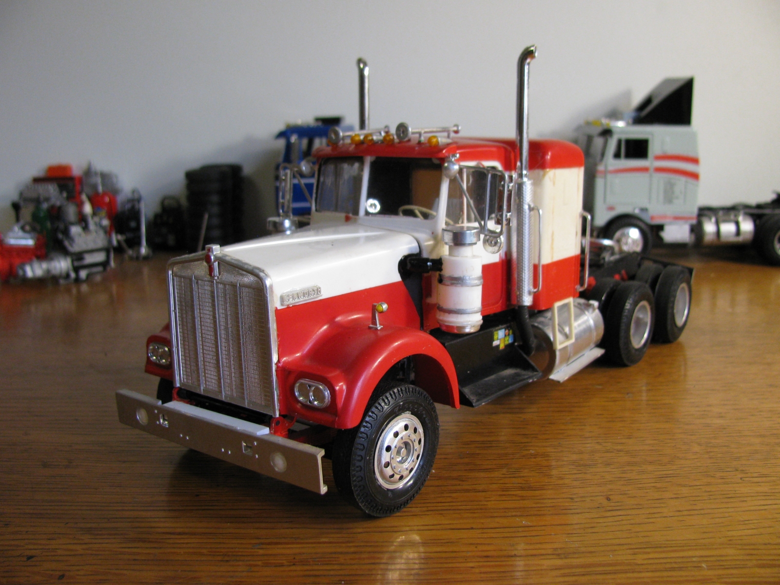 Model Truck Builder