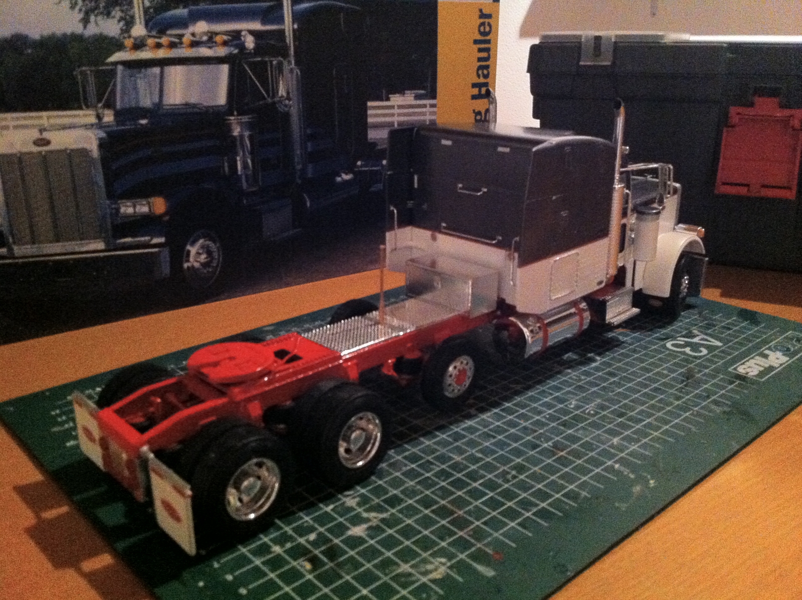 Model Truck Builder .com