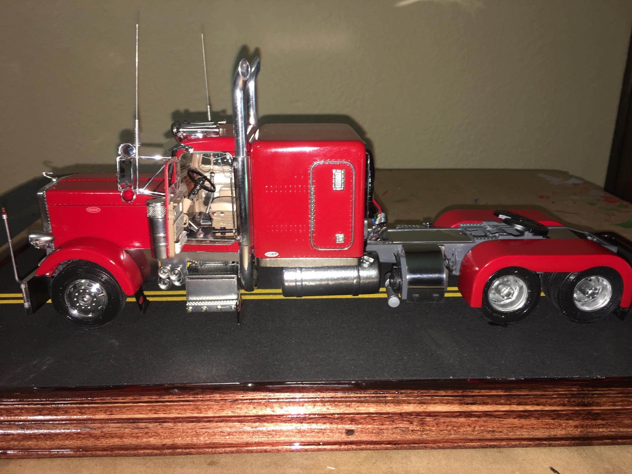 Model Truck Builder .com