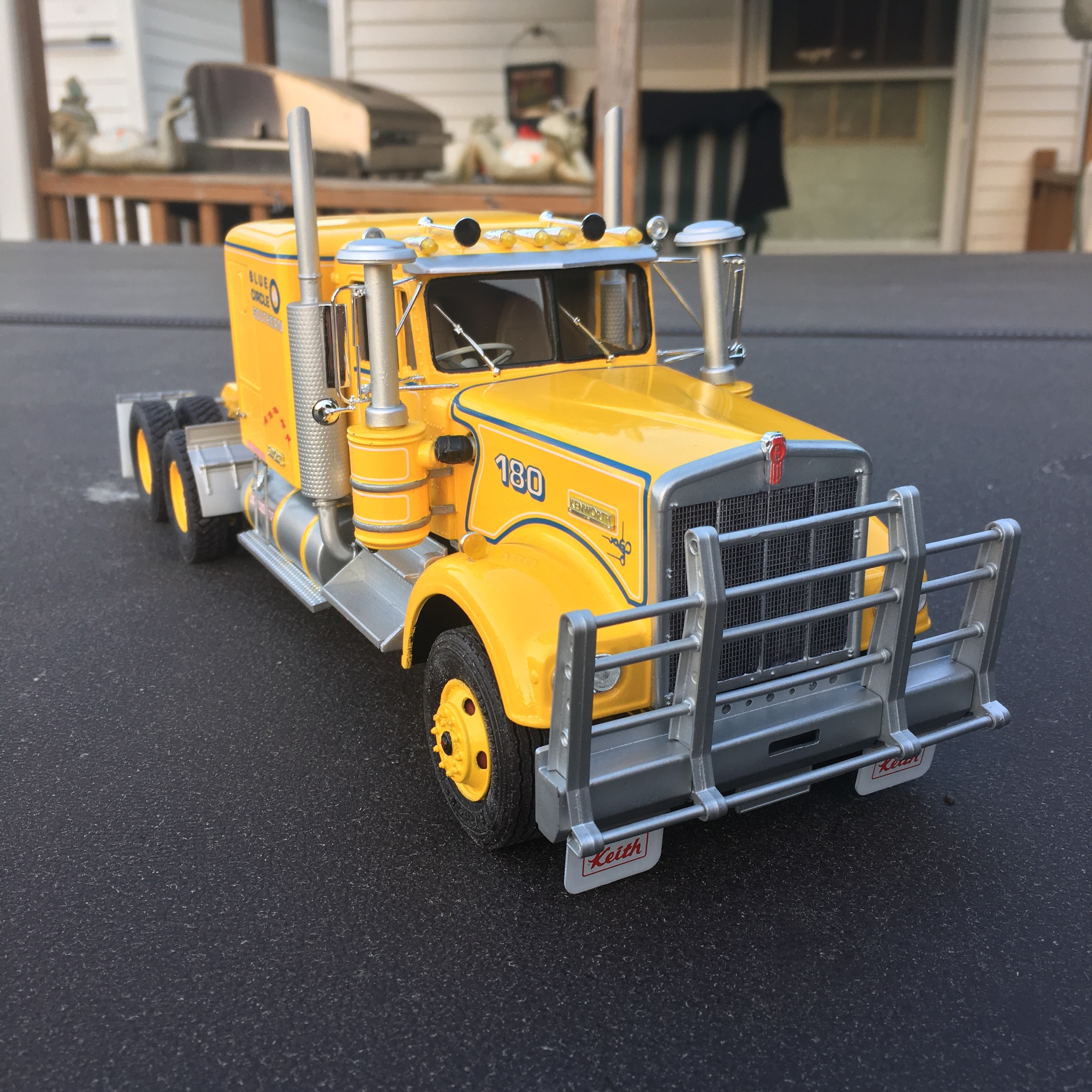 Model Truck Builder