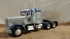 Revell Peterbilt 359 12 14 20 12.jpg