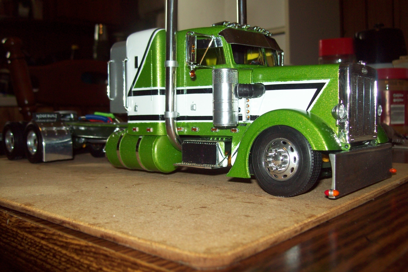 Model Truck Builder